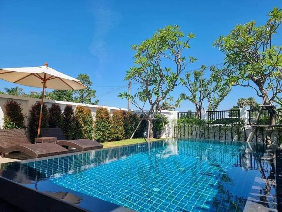 Baan Dalah Pool Villa Buriram Exterior foto